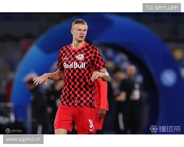 哈兰德 vs 伊布：新时代与旧时代的北欧中锋，终结方式与战术角色差异解析