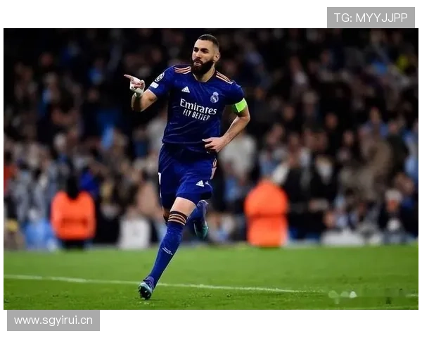 本泽马金球含金量:数据、战术价值与关键战表现解析 本泽马金球含金量:数据、战术价值与关键战表现解析