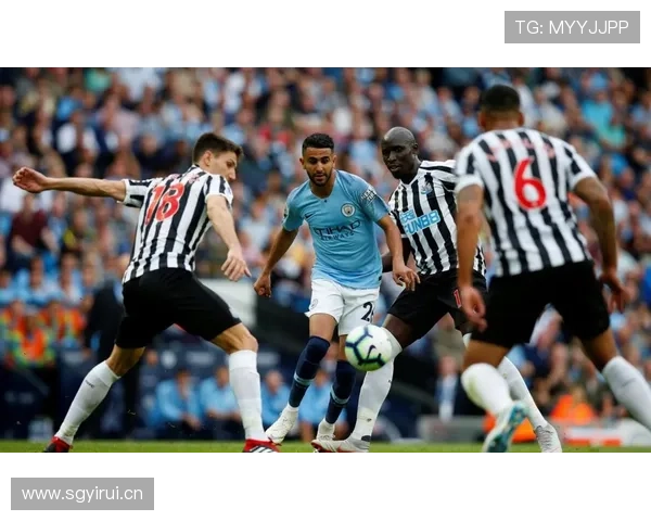 曼联中场结构失衡,控球优势难转化为场上控制 曼联中场结构失衡,控球优势难转化为场上控制