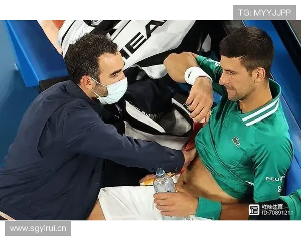 德约科维奇居然在家做饭，中年大叔气质瞬间掉线？